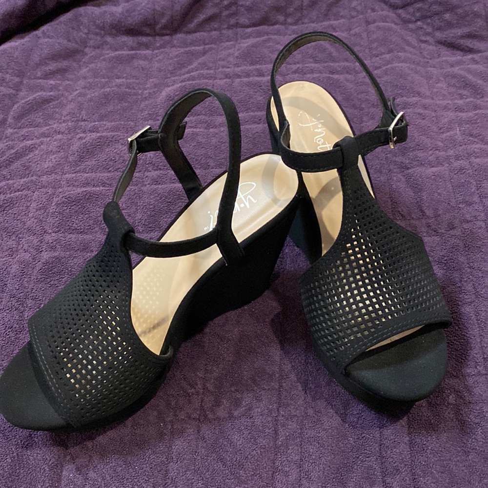 Y-Not Wedge Sandals